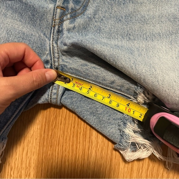 Levi's 501 Women's Blue Denim 24 Waist Cut Off Shorts Frayed Hem Distressed - Picture 6 of 6
